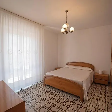 Bucarest A Pochi Passi Dal Marerifa444 Porto d'Ascoli